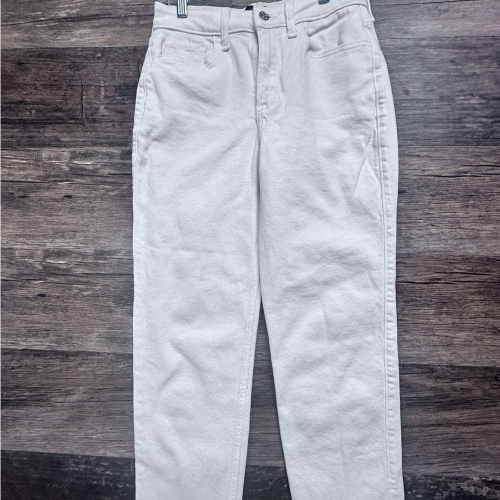 Hollister High Rise Vintage White Straight Leg Jeans size 3 short